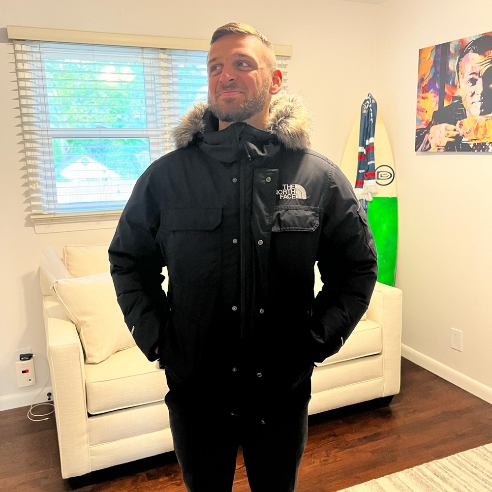 The North Face Men's Black Puffer Jacket - Picture 3 of 5